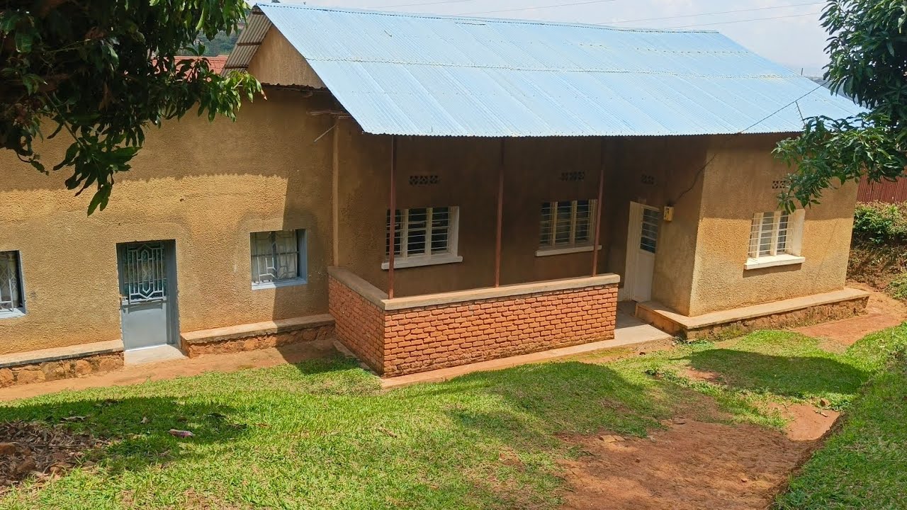 NGIYI INZU YIMARI INYAMIRAMBO MUBUSO 800SQM KUMUHANDA KURI 45M NEGOTIABLE MBEGA IMARI WE! 0786779769
