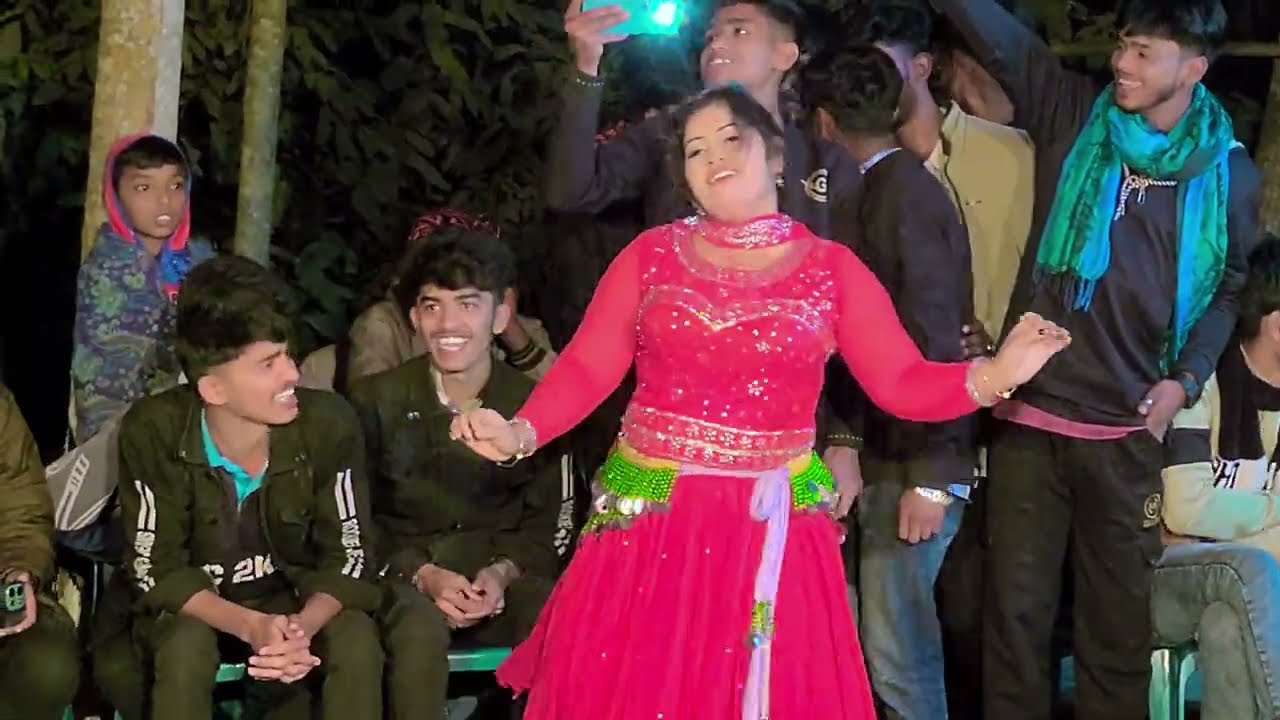 Amar Matir Gache Lau Doiraca | আমার মাটির গাছে লাউ | বিয়ে বাড়ির উরাধুরা নাচ |  Desi Girl Suborna