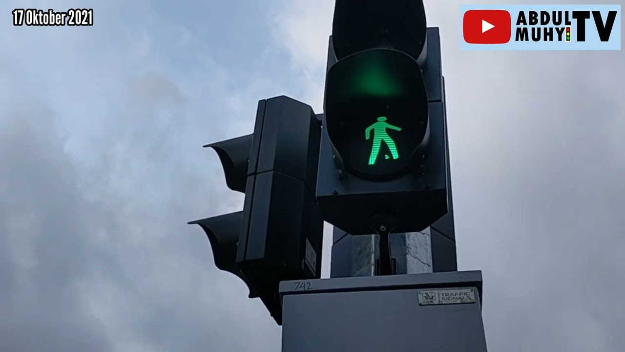 TRAFFIC LIGHT SEBELUM TERTIMPA BALIHO | SIMPANG CONDONGCATUR JL.AFFANDI - PADJAJARAN, SLEMAN