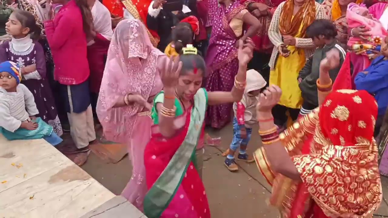 सुपरस्टार मंजेश शास्त्री जी के शिष्य बृजेश शास्त्रीकन्नौज फर्रुखाबाद में भाभी ने मचाया तहलका 