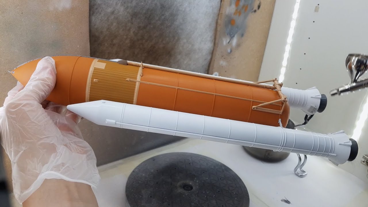 Revell - Booster - Space Shuttle Discovery - Part 06