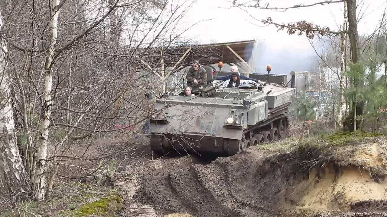 FV432 tank rijden bij Traffic Control!