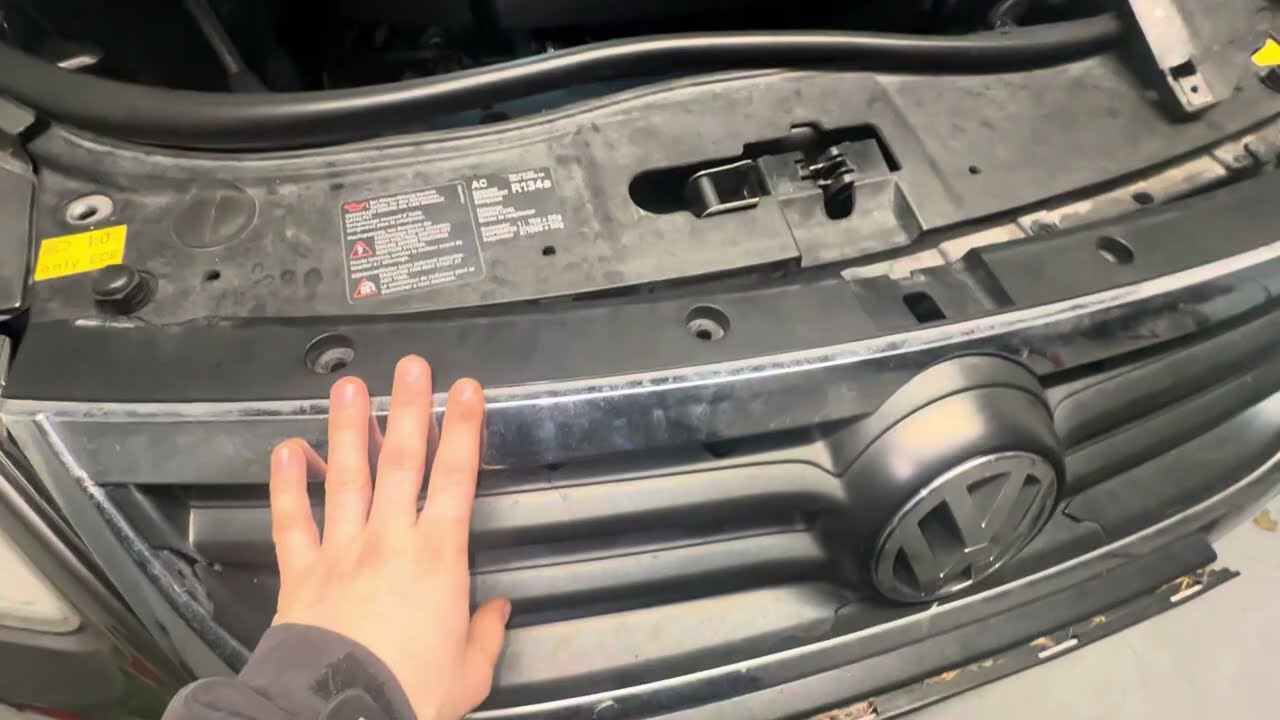 Vw touareg 7L facelift removal of front bumper/mask/headlights