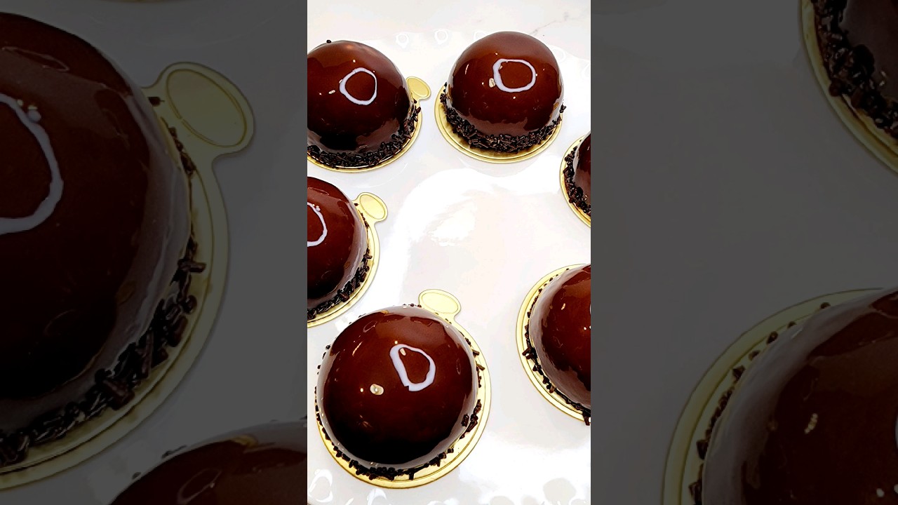 The Best Chocolate Mirror Glaze Recipe