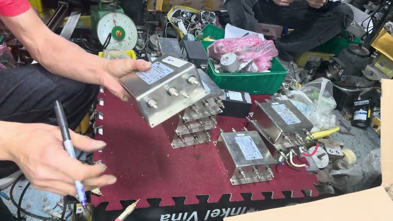 toàn hàng mới về loc nguồn japan,xạc máy pin , đèn 7 màu, nhiều hàng vip gia re-0983599589