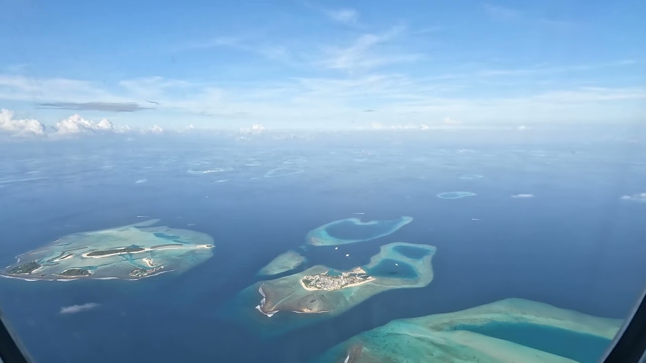 MALDIVES LANDING - THE MOST BEAUTIFUL IN THE WORLD! - Emirates 777 - Oct 22