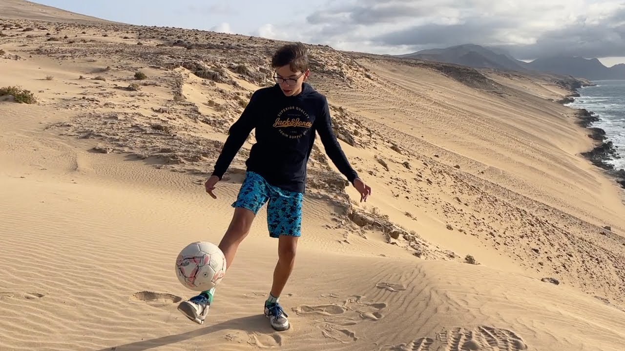 Fuerteventura en Futbol. Recorriendo la isla con un balón.