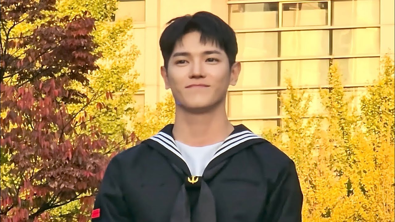 241102 태용 서울광장 Welcome to the Show 웰컴투더쇼 직캠 TAEYONG Seoul Outdoor Library