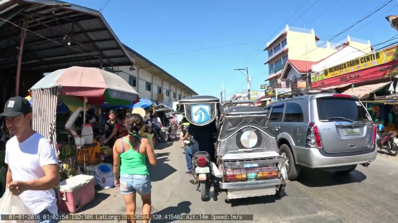 Malasiqui traffic jam on a Sunday Morning, Pangasinan, Philippines
