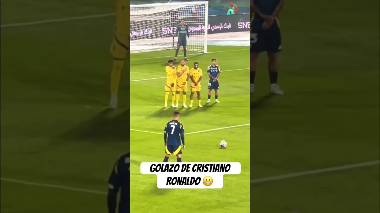 El primer tiro libre de CR7 en esta temporada y&hellip; 😬