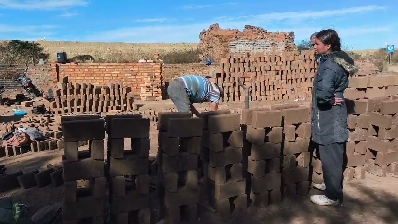 aquí mostrando cómo nos la pasamos en la ladrillera 🥰