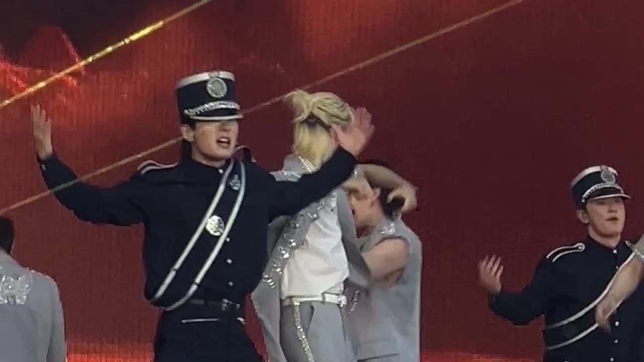 Stray Kids (SKZ) - Mountains - 6/26/25 - Dominate Tour - Wrigley Field - Chicago, IL