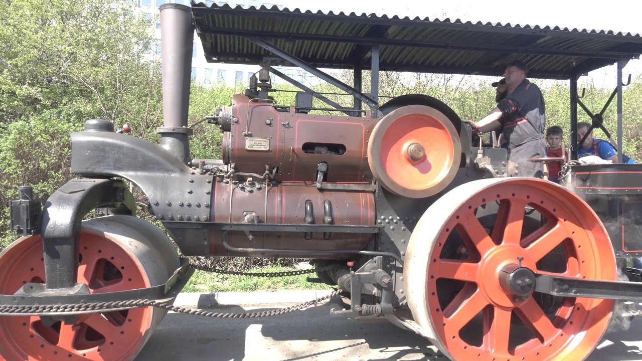 Historische Dampfwalze