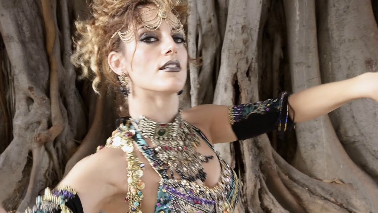 Sara Guirado (This girl is insane) - Arabic belly dance