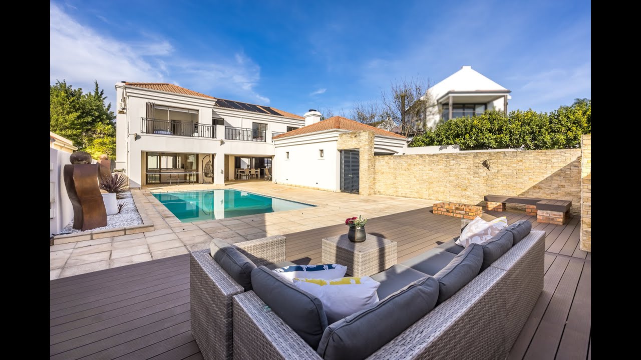 3 Bedroom House For Sale in Welgedacht, Cape Town