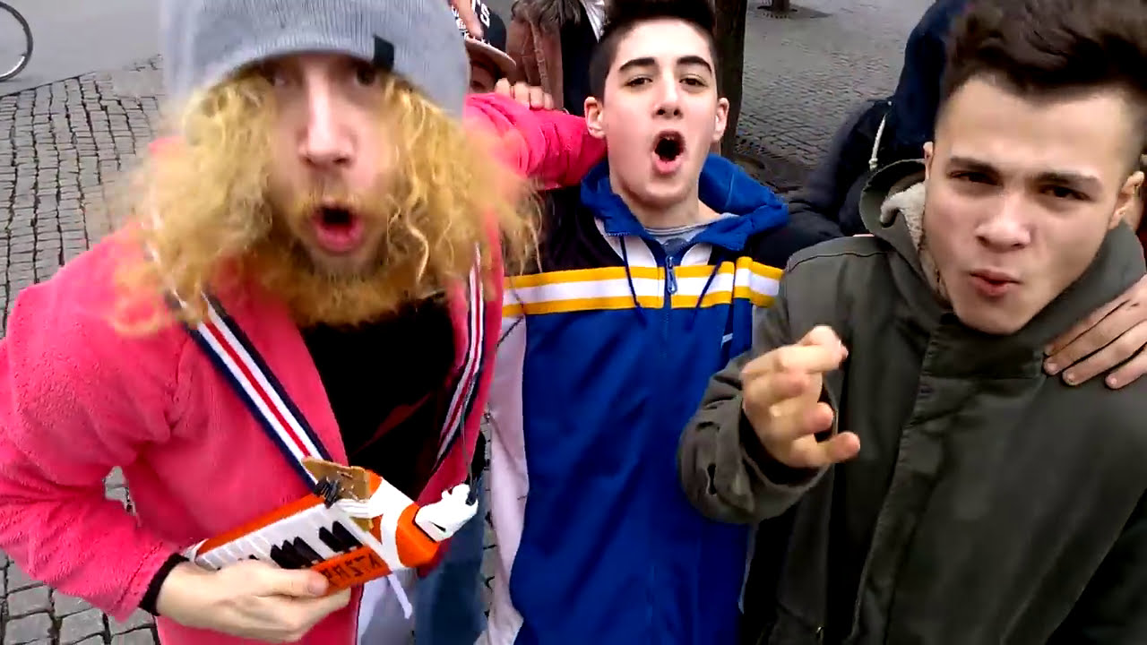 LUPI NEGVI FEAT GILO - COLACOLACOLACOLA