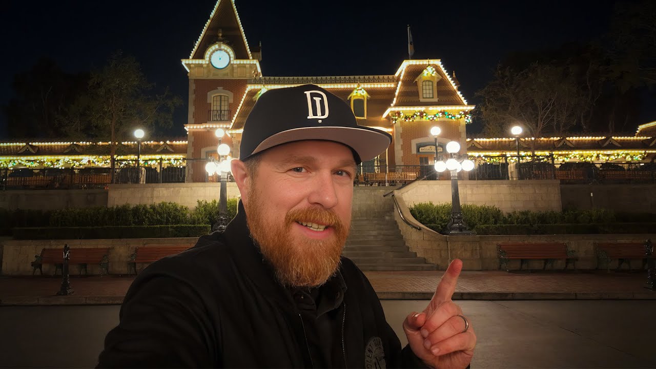 The Final Hours of Disneyland Holiday Christmas Season 2025