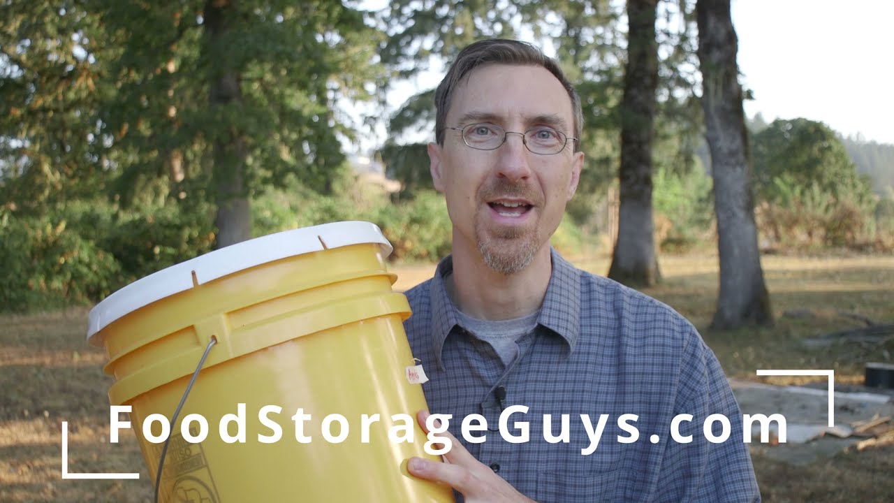 How to Open and Close a 5 Gallon Bucket