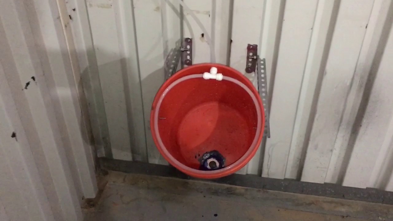 Red neck urinal