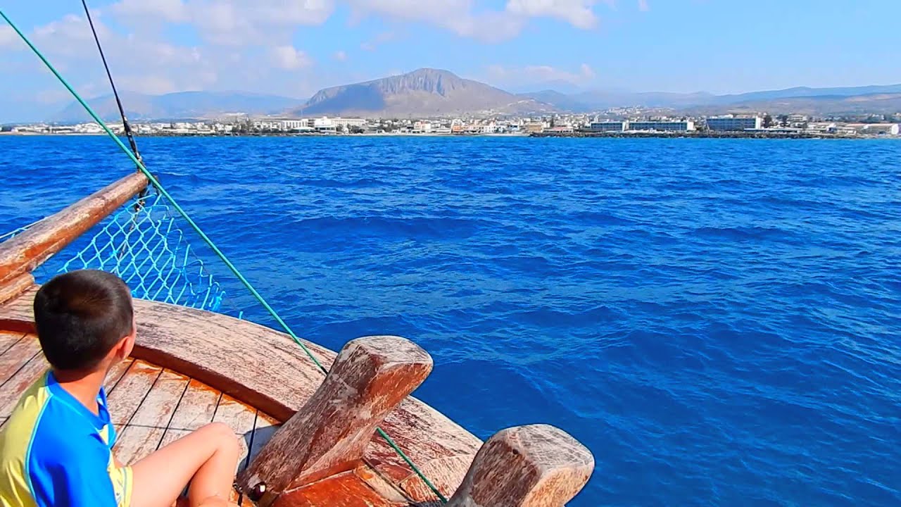 Hotel Aphrodite in Gouves op Kreta gezien van op het water !