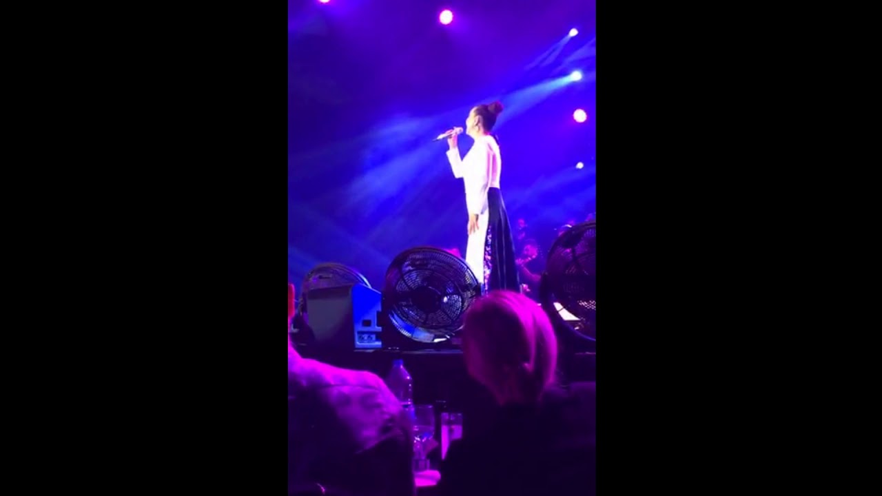 EBRU GÜNDEŞ 16.11.2019 ELEXUS HOTEL KIBRIS BEYAZ KAÇAK