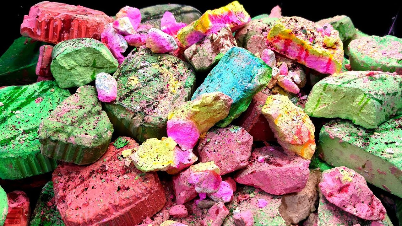 Gym chalk crunchy oddlysatisfying #asmr #relaxing #crispytexture #satisfying 