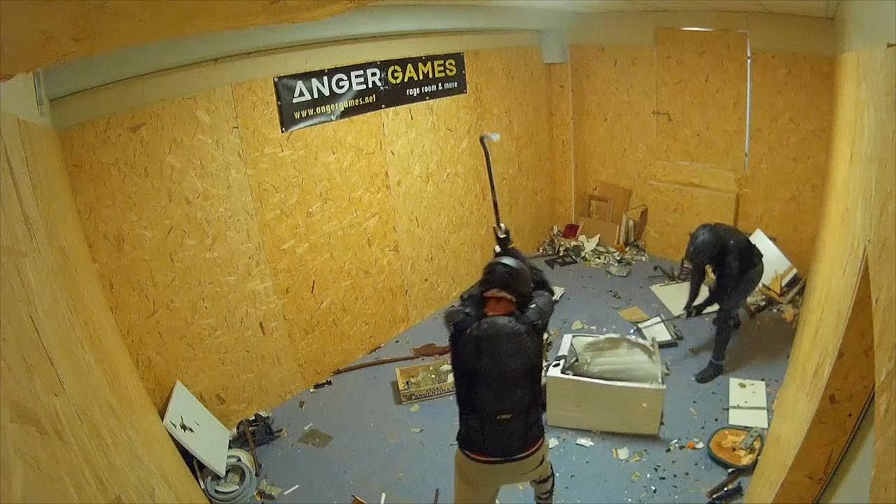 Stress? Rabbia? Benvenuti alla Rage Room, la stanza dove puoi spaccare tutto