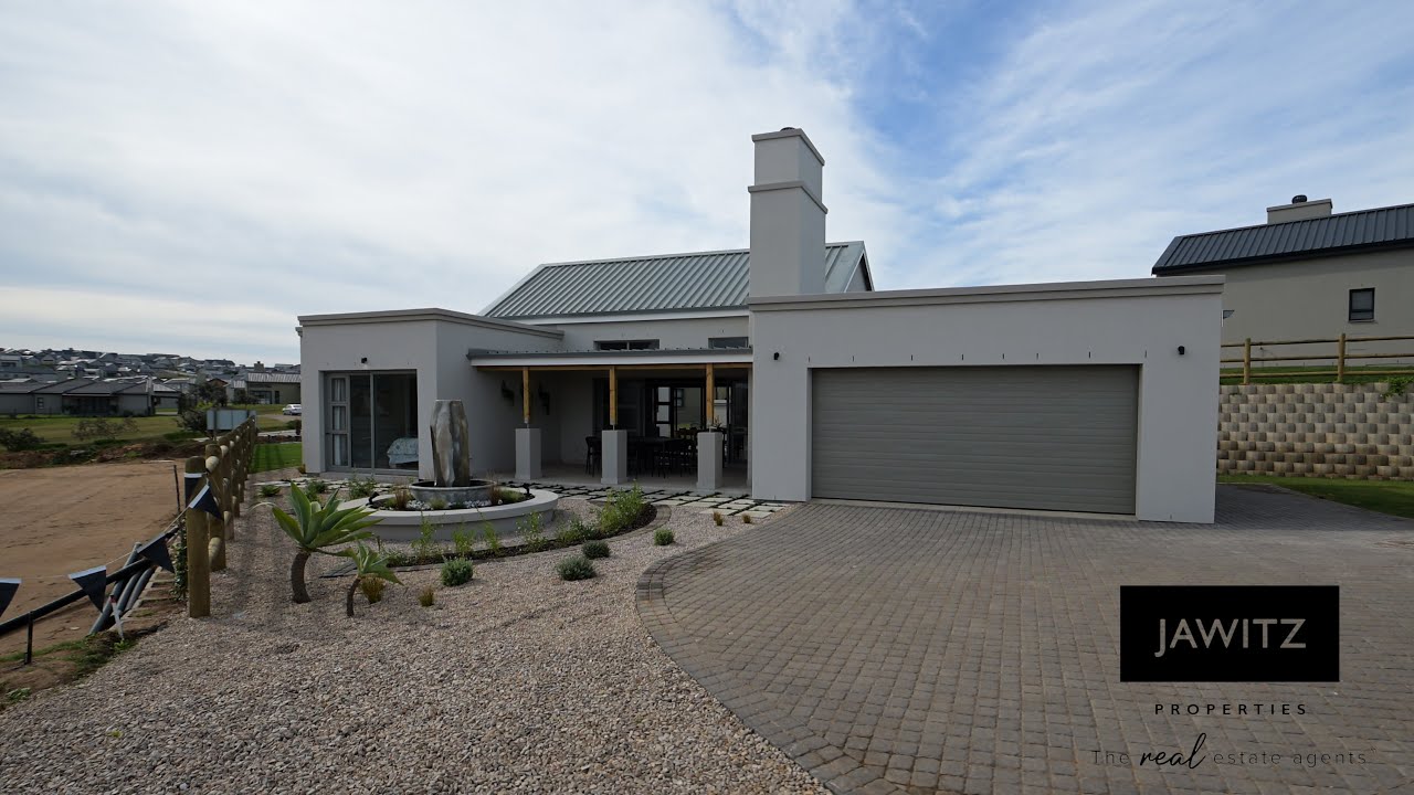 Real Estate // Klein Karoo Display House