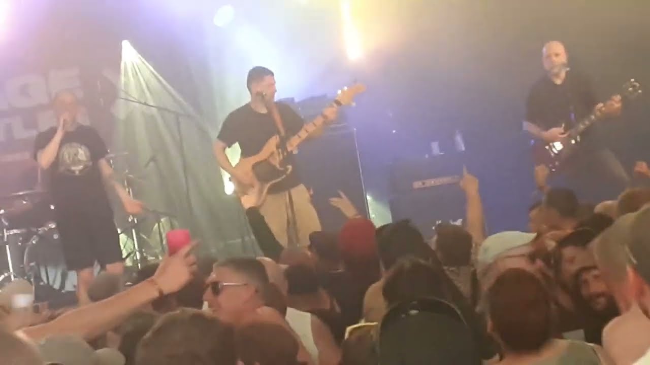 Stage Bottles - Solidarity (Angelic Upstarts's cover) 11/05/2024 ZIKENSTOCK