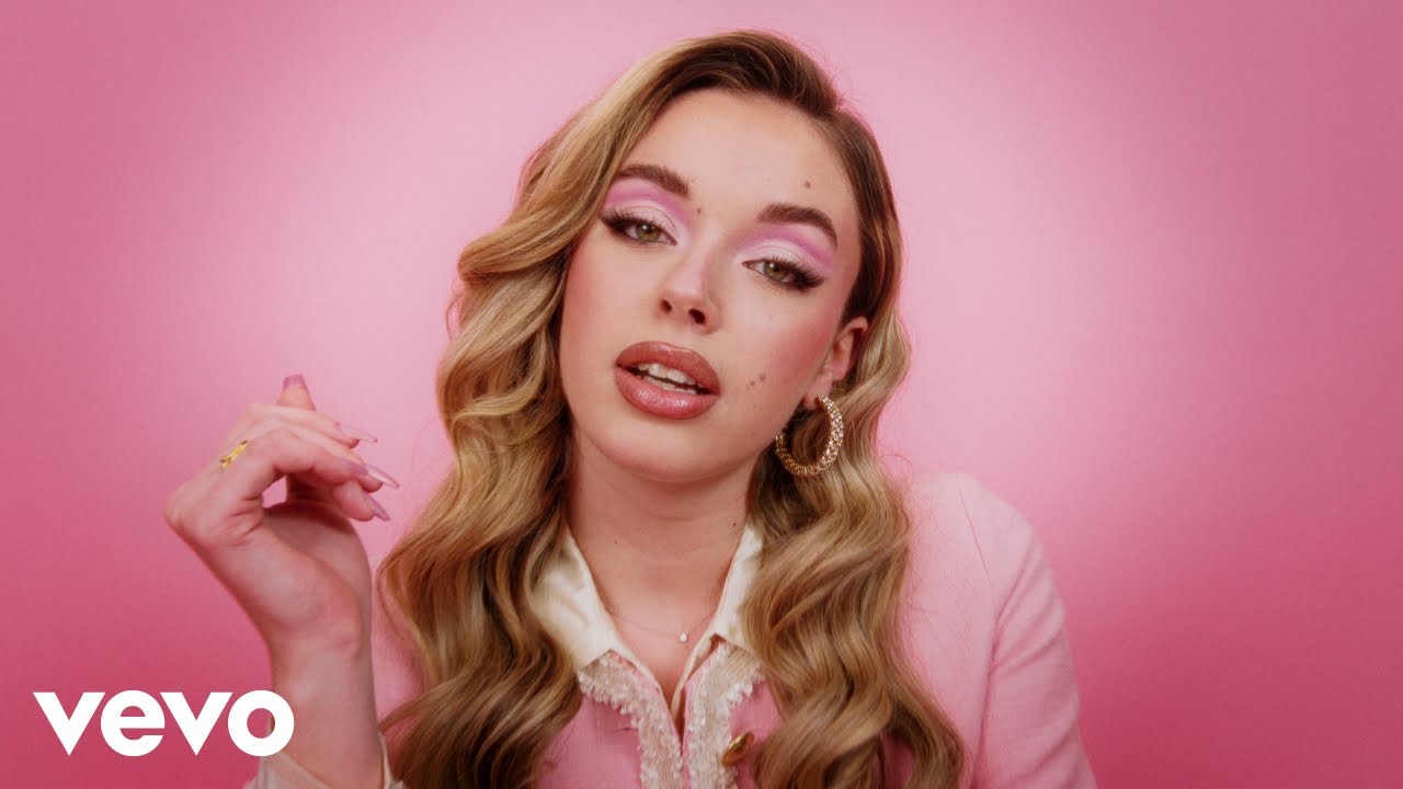EMMA - Barbie (Visualizer Officiel)
