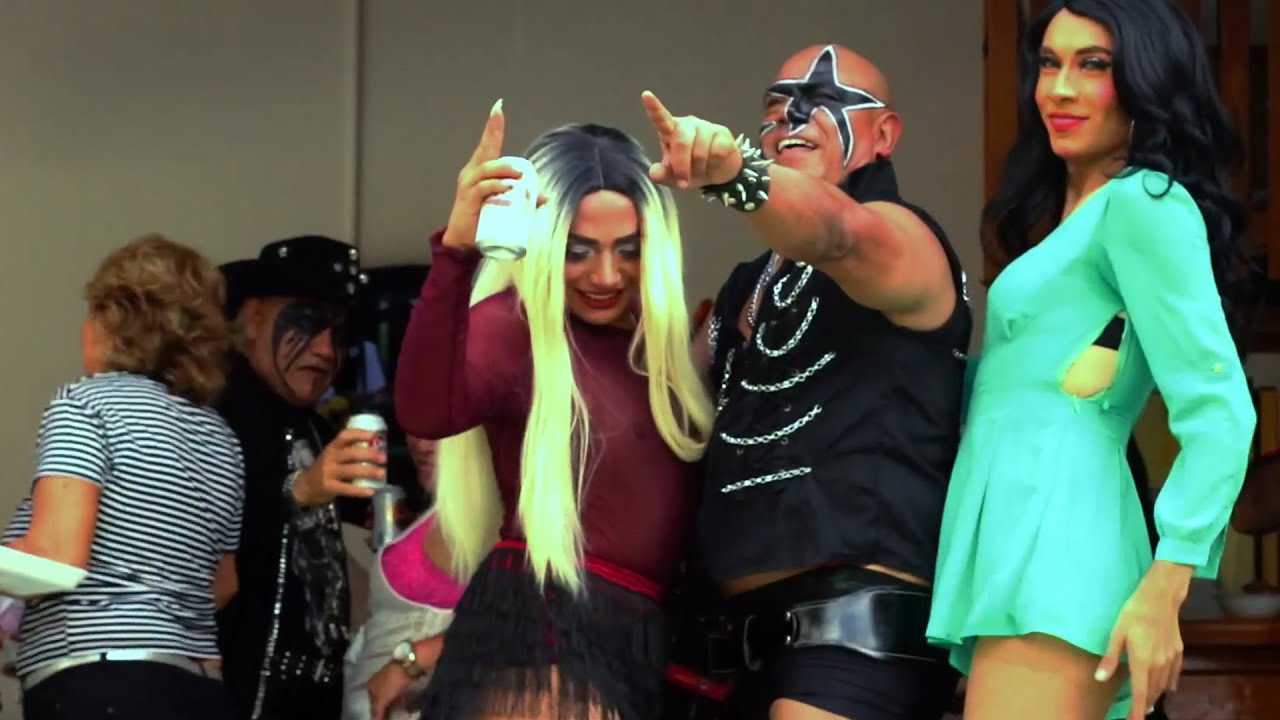 Hoy Es Viernes Y El Cuerpo Lo Sabe - Los Super Caracoles (Video Oficial)