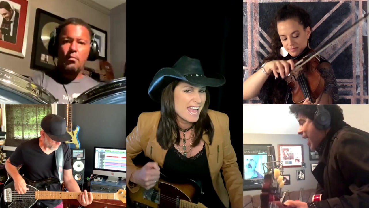 Under The Covers - Terri Clark Performs 