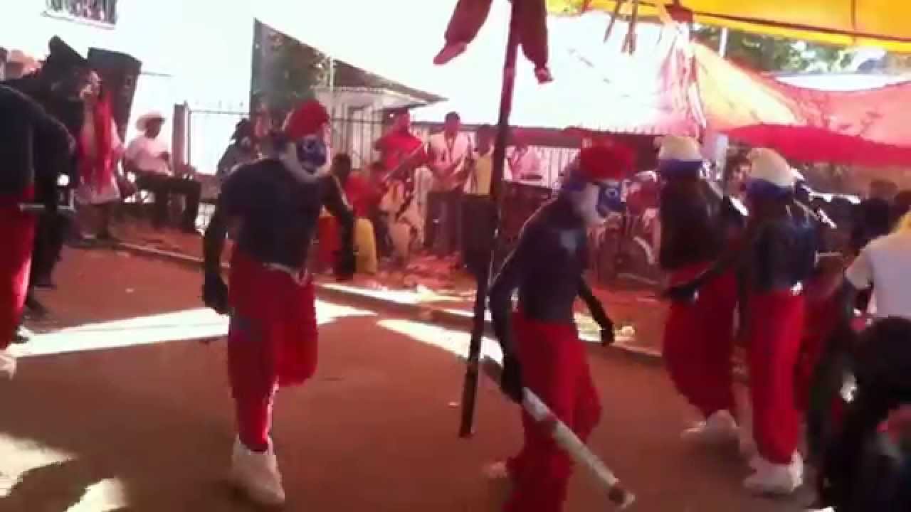 Ultimo Carnaval 2013 Zocoteaca de León, los pitufos.