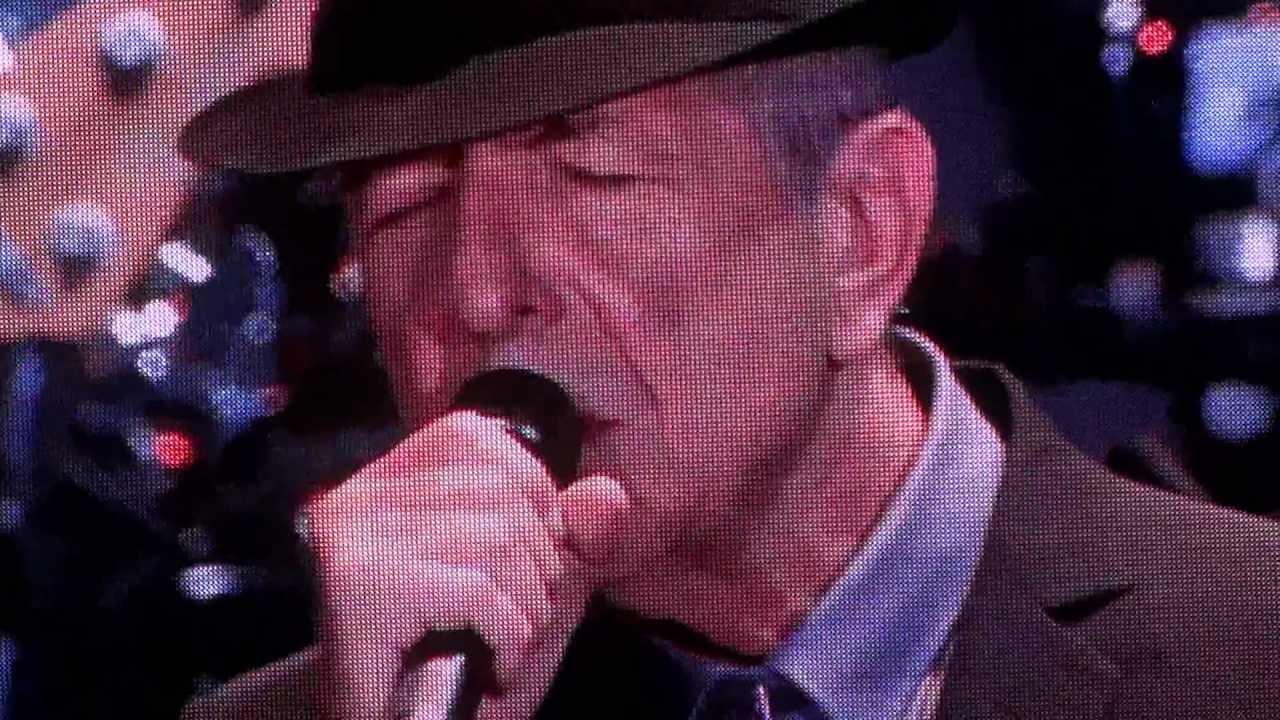 Leonard Cohen @ St.-Pietersplein Gent : 'I can't forget ' - Nnieuws.be HD