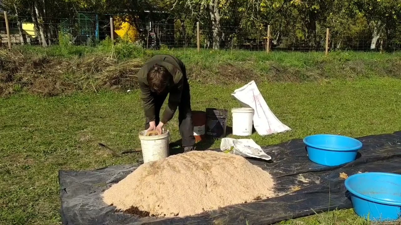 Elaboración de abono Bokashi - Escuela Agroecologica de Lumaco - PDTI comuna de Paillaco