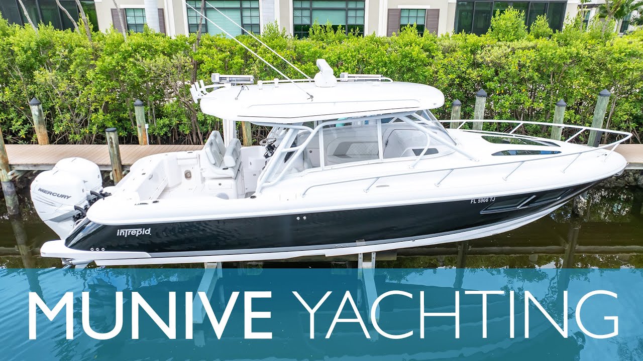 Intrepid Powerboats 345 Valor (2023) With Twin Mercury 400HP Outboard Engines - Boat Review