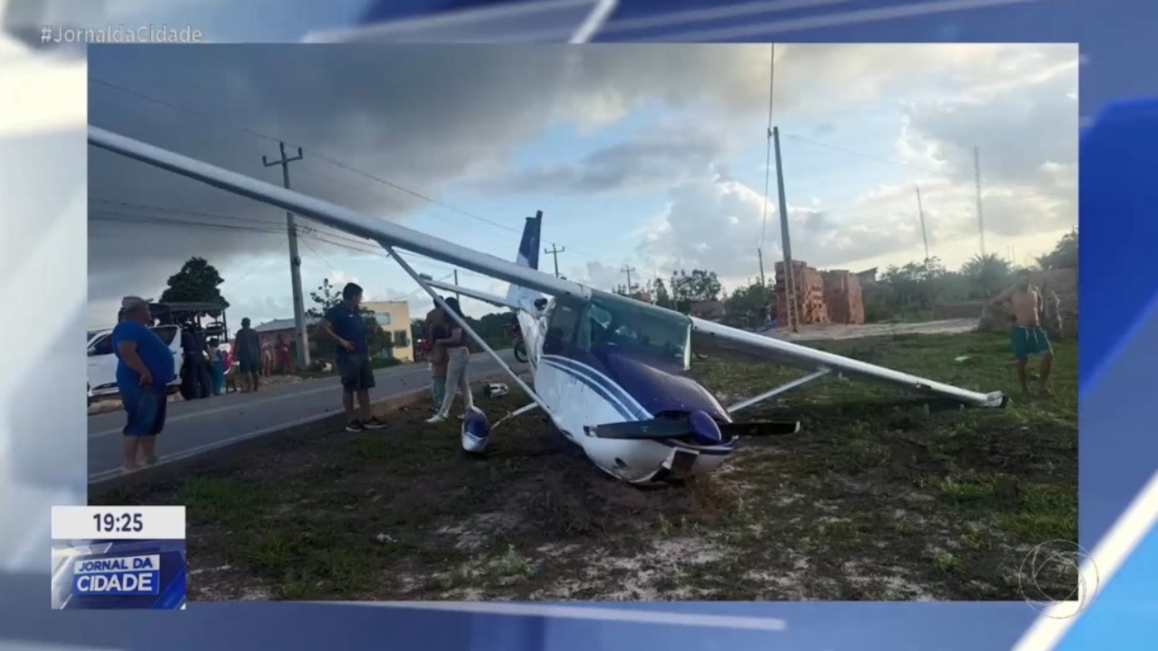 Avião de pequeno porte faz pouso de emergência na MA-315, em Barreirinhas.
