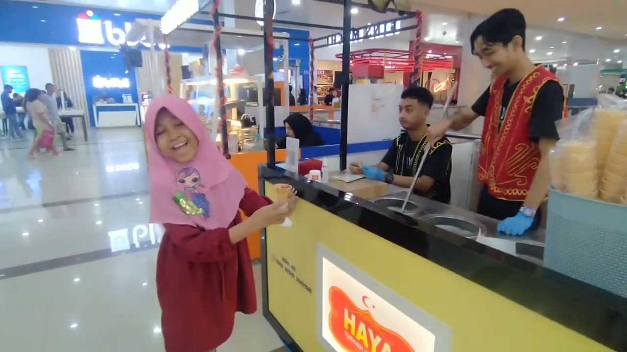 Turkish Ice Cream MOG Mal Malang | Es Cream Tipu Tipu