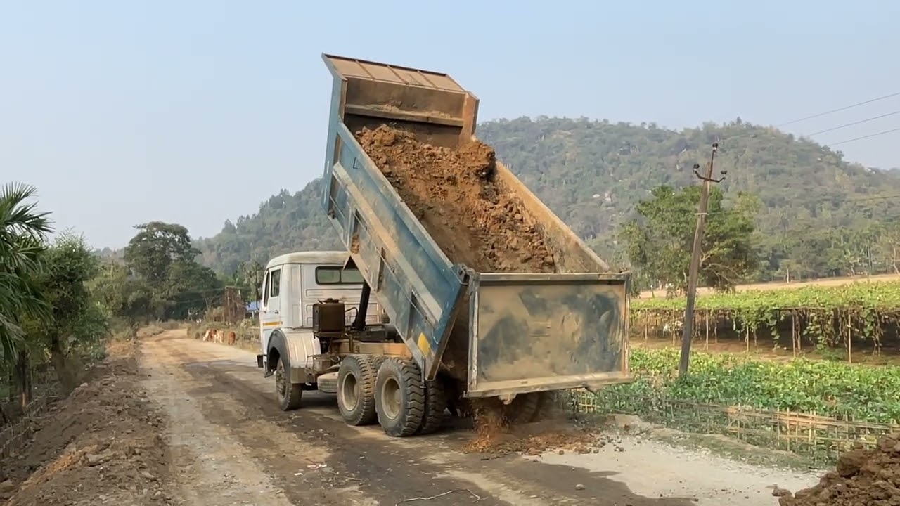 JCB 3dx road project working with old tata tipper || village road construction haveye machine 