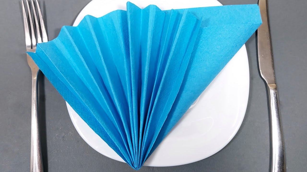 HOW TO FOLD A PAPER NAPKIN FAN - TABLE DECORATION