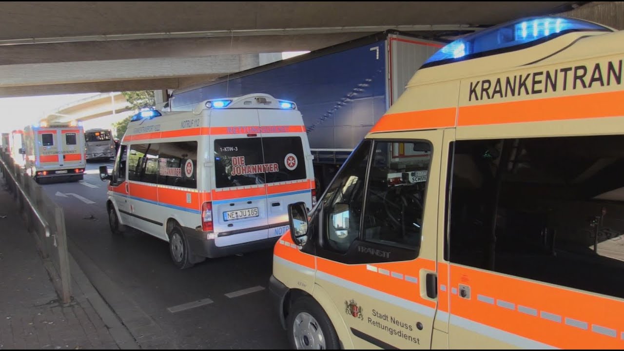 [LKW KRACHTE IN LINIENBUS] ~ 13 Verletzte | MANV | Rettungsdienst im Großeinsatz | Neuss ~