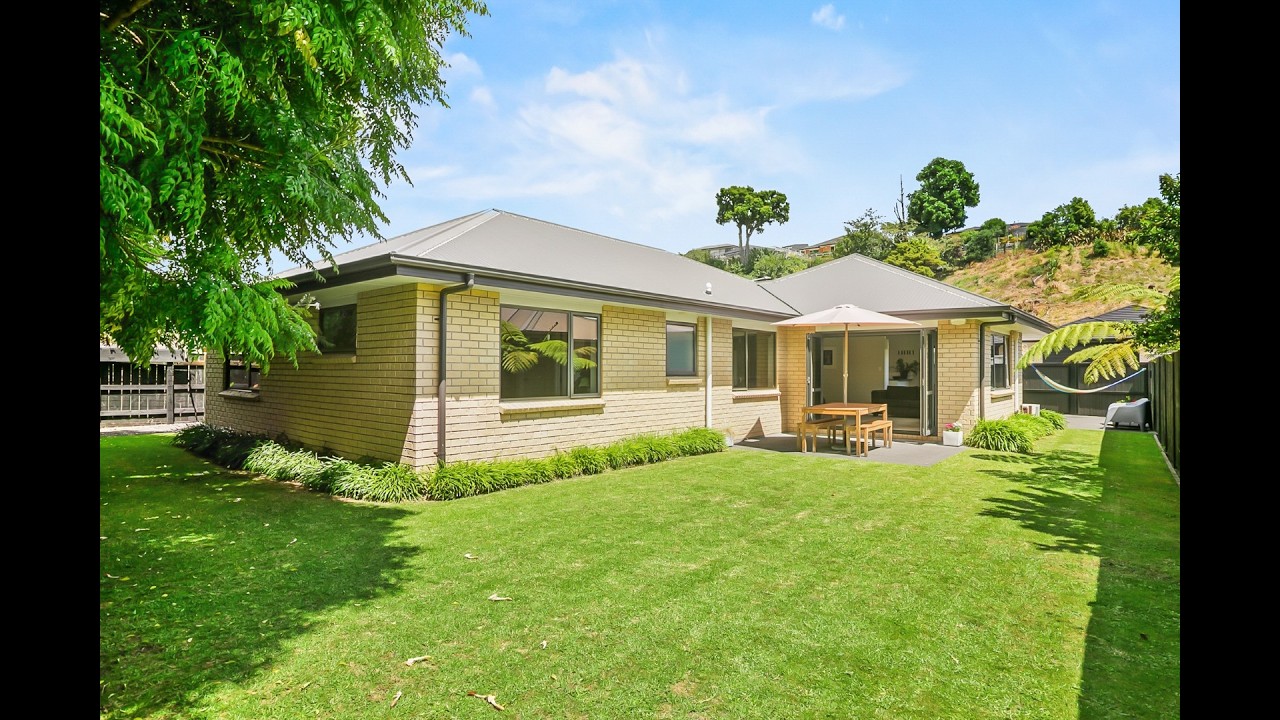 42 Magnolia Dr, Westown
