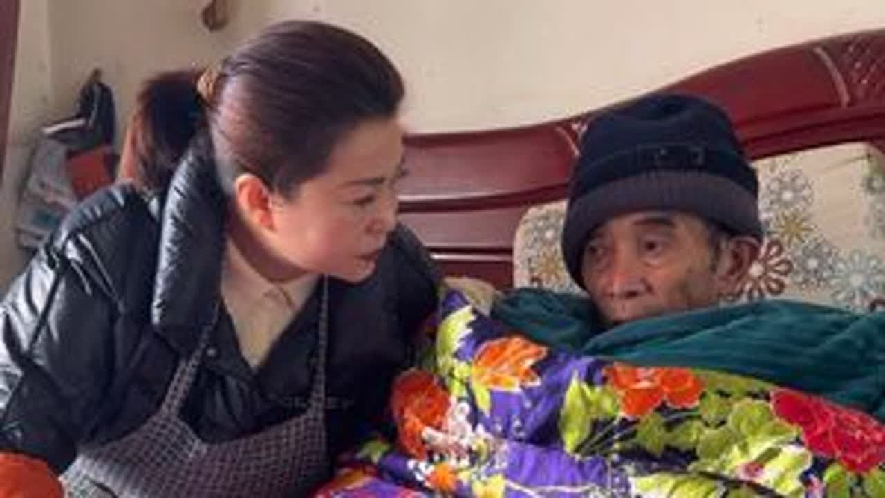总以为自己长大人能护着你 ，可当看着你日渐憔悴，身形消瘦，我才发现自己如此渺小，什么也做不了，只能默默看着，满心都是心痛和无奈#记录真实生活 #父亲#回娘家