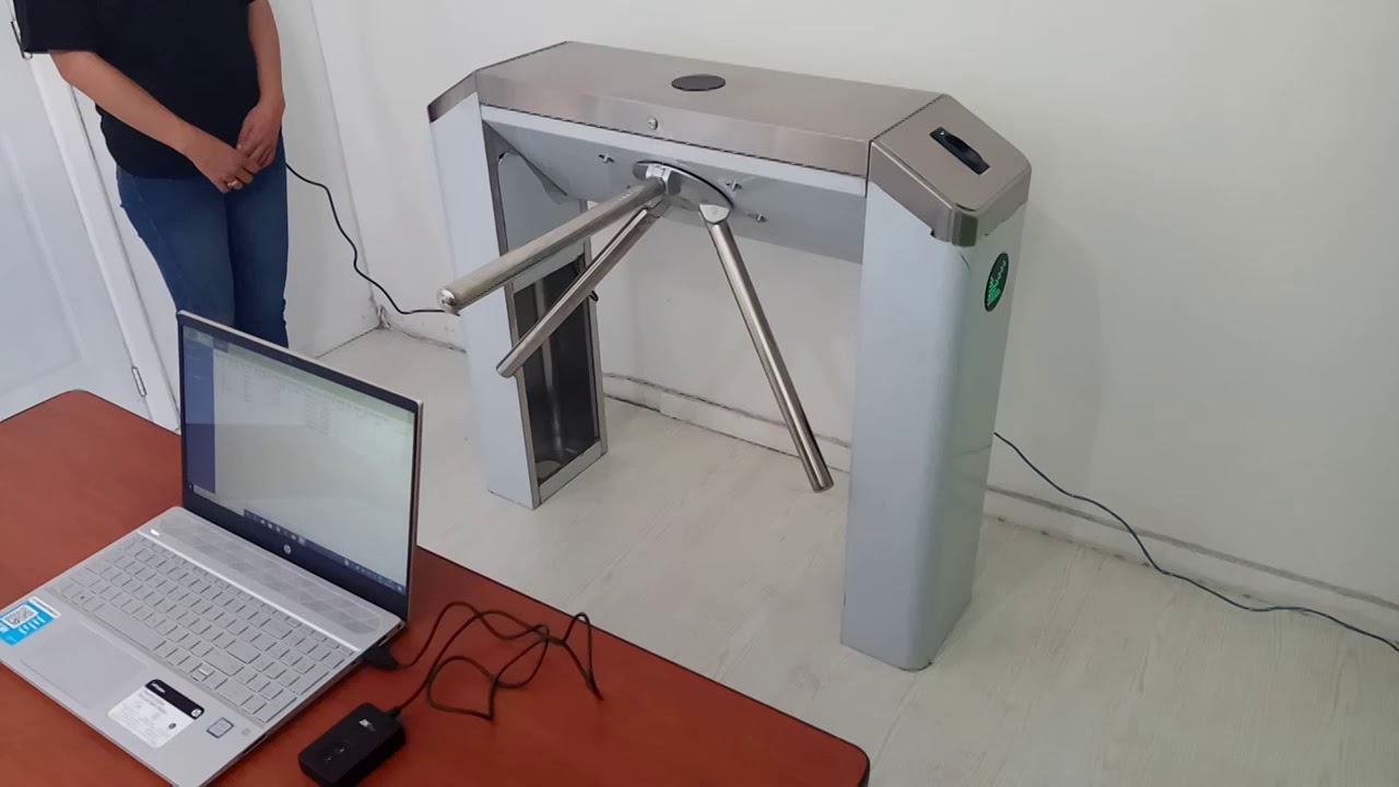 Torniquete ZK-TS2022 con controlador IN-BIO260 y lectores de huella FR1200