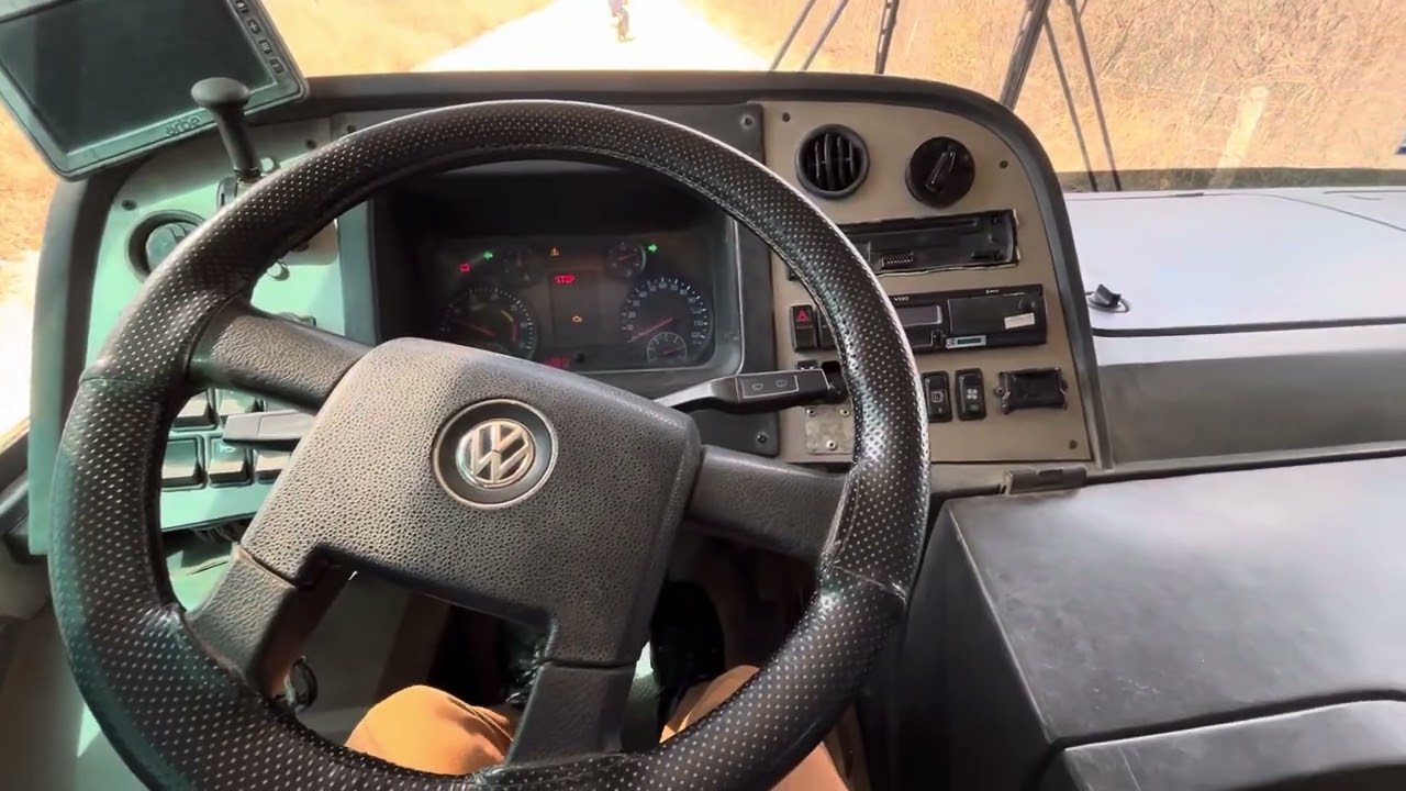 Alternando marcha! Ônibus Volkswagen senior Midi 15 190.