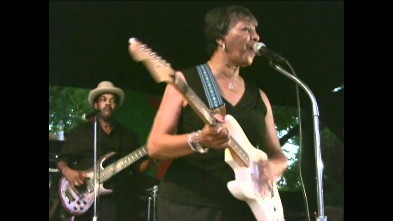 The great Barbara Lynn performs @ KJCB 770 AM's August 2010 