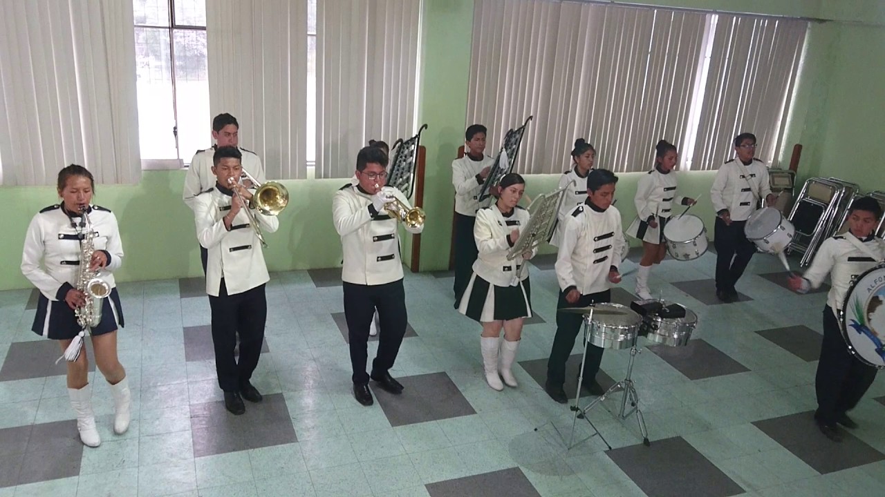 Colegio Alfonso Laso Bermeo Conjunto de Cámara / A mi lindo Ecuador