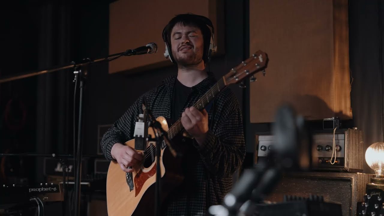 Chartreuse - I'm Losing It Live from The Communion Studio