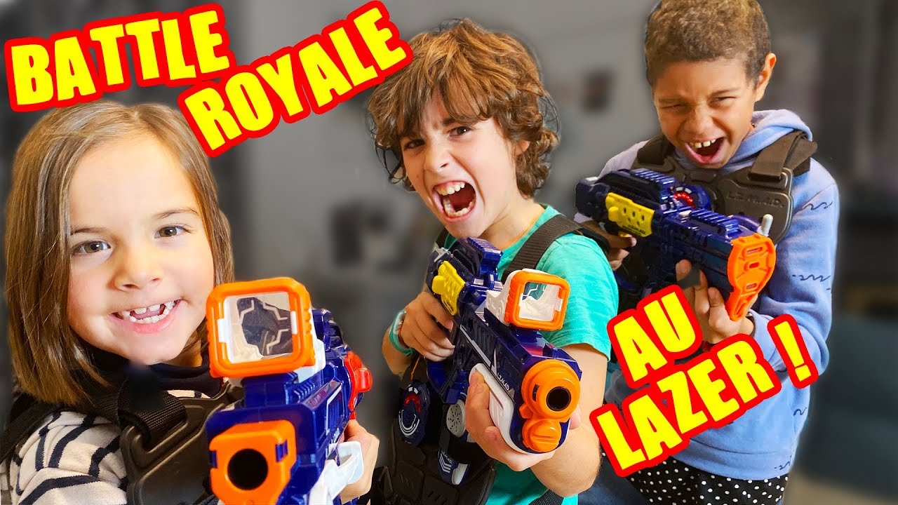 BATTLE ROYALE de NOEL dans NOTRE MAISON - FILLES VS GARCONS: COMBAT au LAZER MAD - DEMO JOUETS