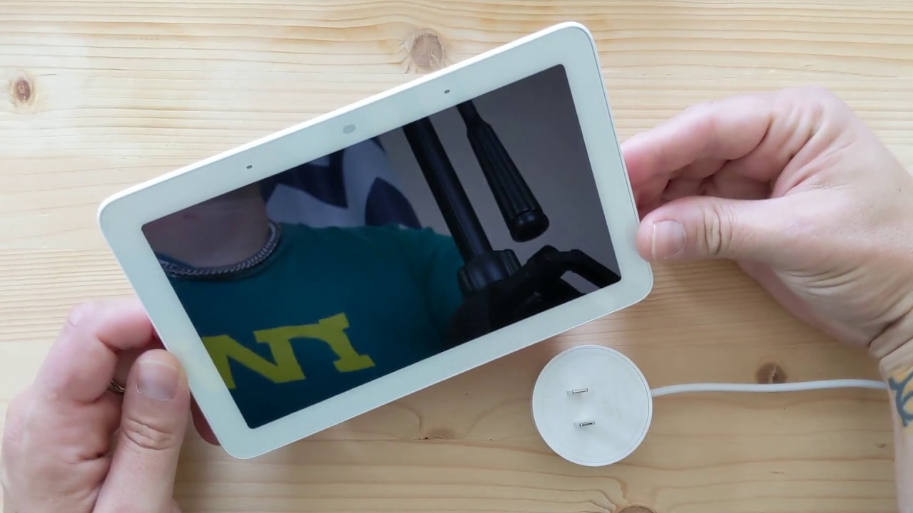 Google Home Hub unboxing